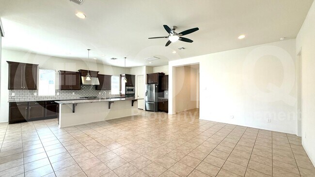 4365 S Warwick St Gilbert, AZ 85297 photo 4