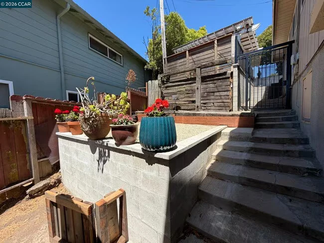 1417 Arlington Blvd El Cerrito, CA 94530 photo 3