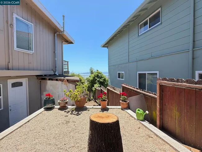 1417 Arlington Blvd El Cerrito, CA 94530 photo 2