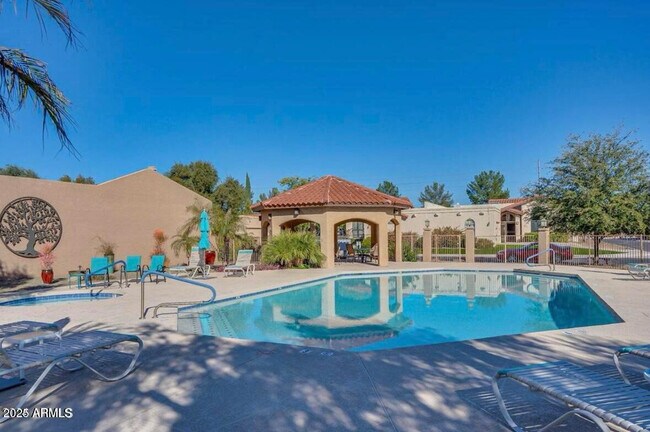 5521 E Paradise Dr Scottsdale, AZ 85254 photo 3