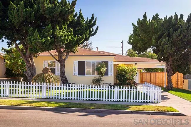 4611 Tivoli St photo 4