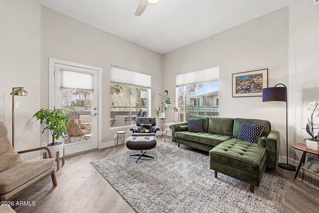 945 E Playa Del Norte Dr Tempe, AZ 85288 photo 4