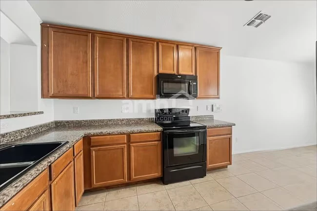11232 W Pierson St Phoenix, AZ 85037 photo 5