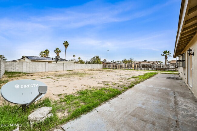 11102 W Turney Ave Phoenix, AZ 85037 photo 5