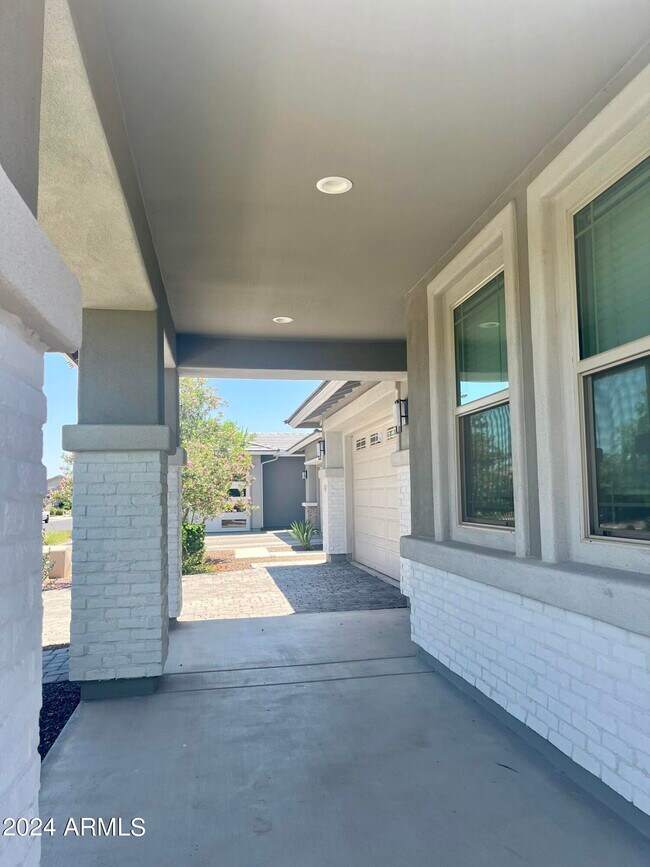14599 W Wethersfield Rd Surprise, AZ 85379 photo 2