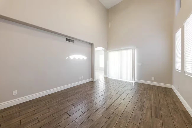 3424 E Rockwood Dr Phoenix, AZ 85050 photo 4