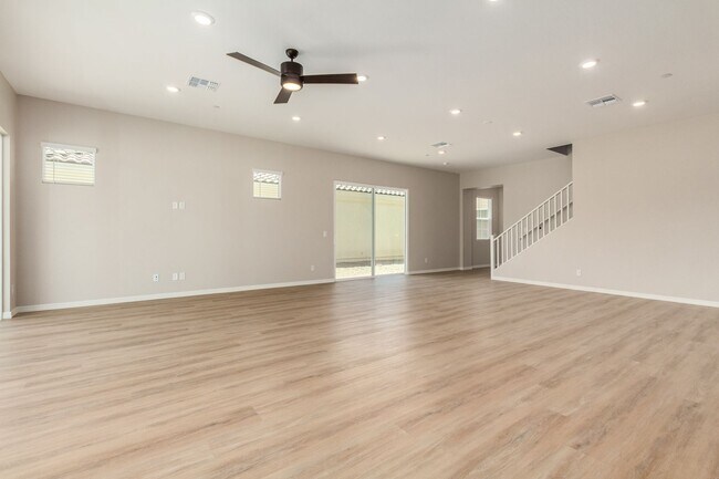1657 S Sailors Ct Gilbert, AZ 85295 photo 3