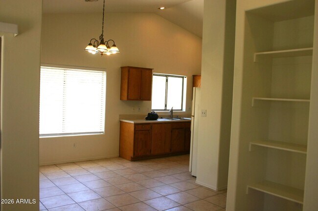 516 E Vogel Ave Phoenix, AZ 85020 photo 3