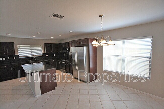 11770 W Apache St Avondale, AZ 85323 photo 2