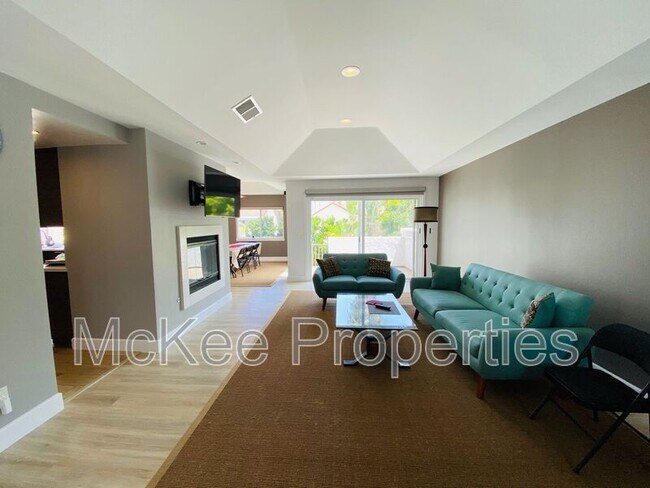 33 Port Royale Rd Coronado, CA 92118 photo 2