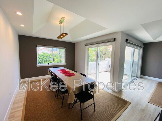 33 Port Royale Rd Coronado, CA 92118 photo 4