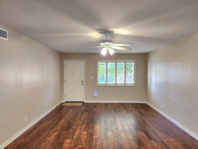 141 N Date Mesa, AZ 85201 photo 3