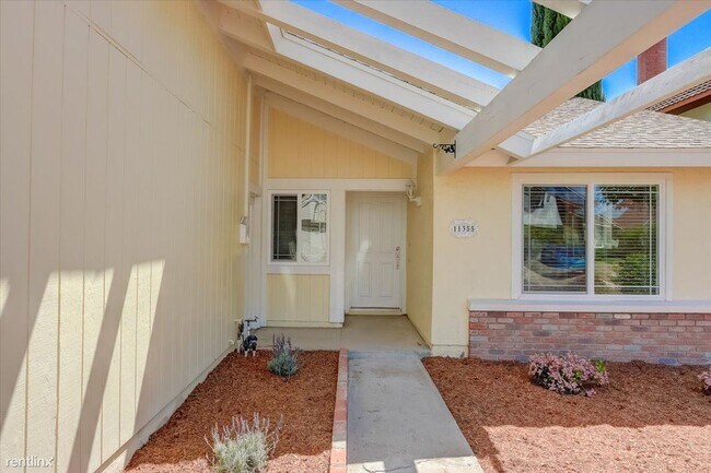 11355 Penanova St San Diego, CA 92129 photo 3