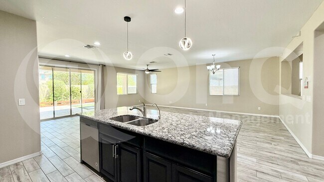 22629 N 122nd Ln Sun City, AZ 85373 photo 5