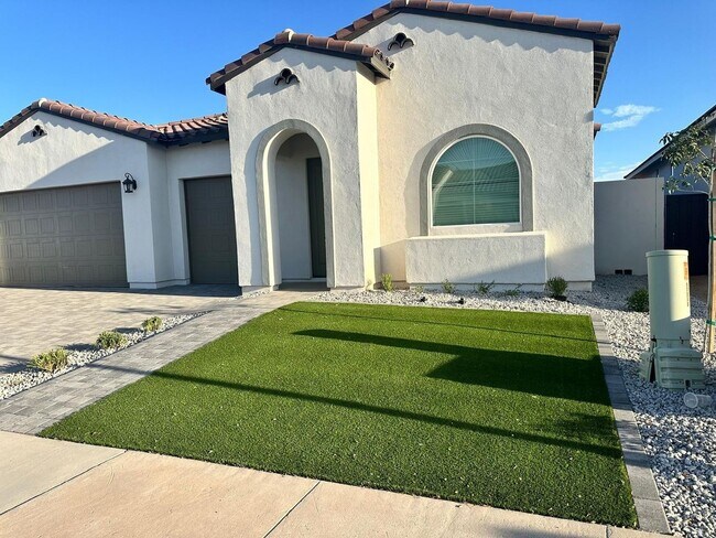 17205 W Vacaville St Surprise, AZ 85388 photo 2