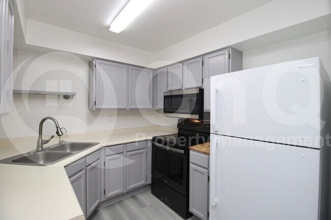 533 W Guadalupe Rd Mesa, AZ 85210 photo 5
