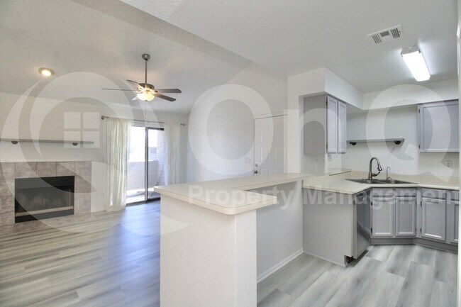 533 W Guadalupe Rd Mesa, AZ 85210 photo 4