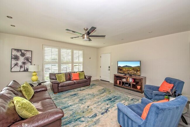 1514 W Windsor Ave photo 3
