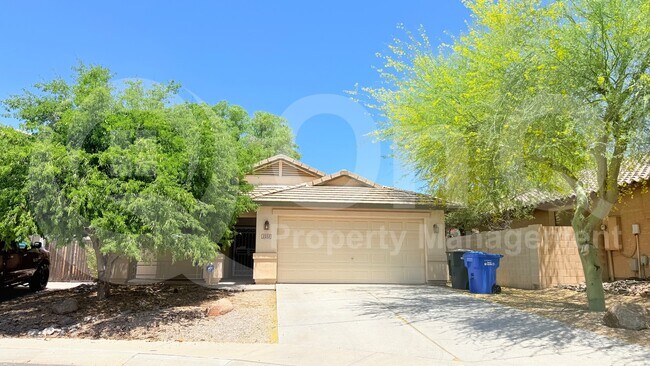 2222 W Mark Ln Phoenix, AZ 85085 photo 2