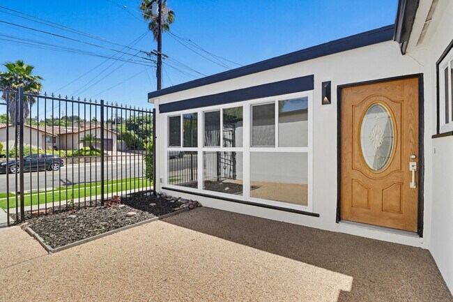 6234 Crawford St San Diego, CA 92120 photo 2
