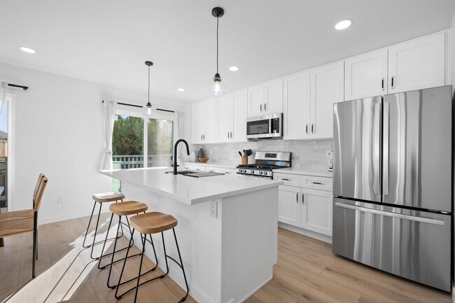 836 Island Ct San Diego, CA 92109 photo 4