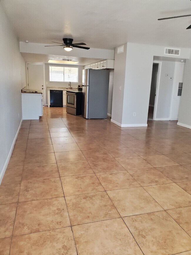 3346 W Harmont Dr Phoenix, AZ 85051