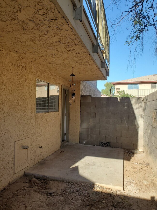 3346 W Harmont Dr Phoenix, AZ 85051 photo 5