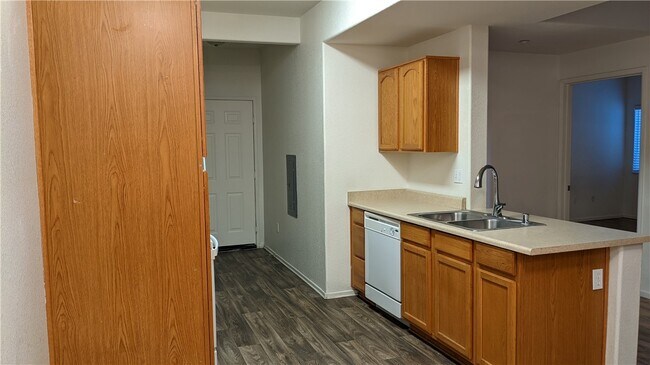 41410 Juniper St Murrieta, CA 92562 photo 2
