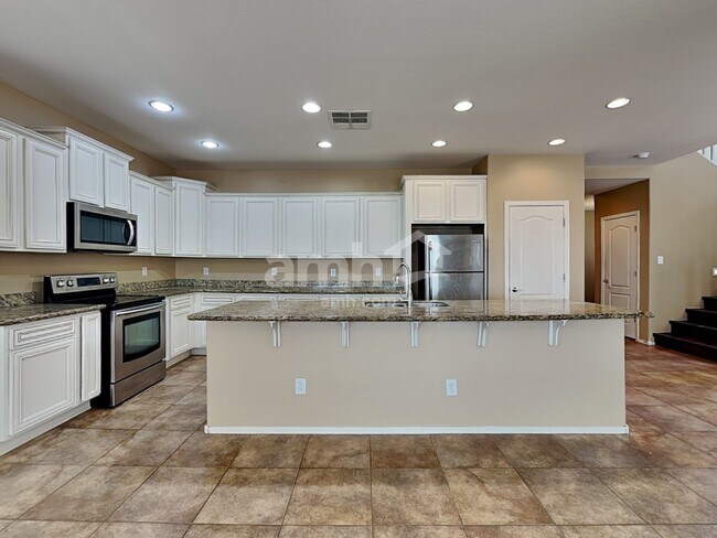 38549 N Reynosa Dr photo 3