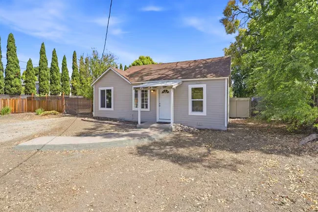 2BR/2BA Single Family House on Chanticleer Ave · Santa Cruz photo 3