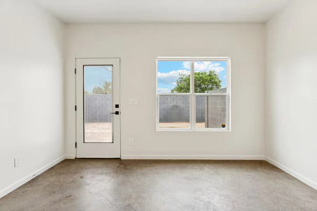 1717 W Berridge Ln Phoenix, AZ 85015 photo 3