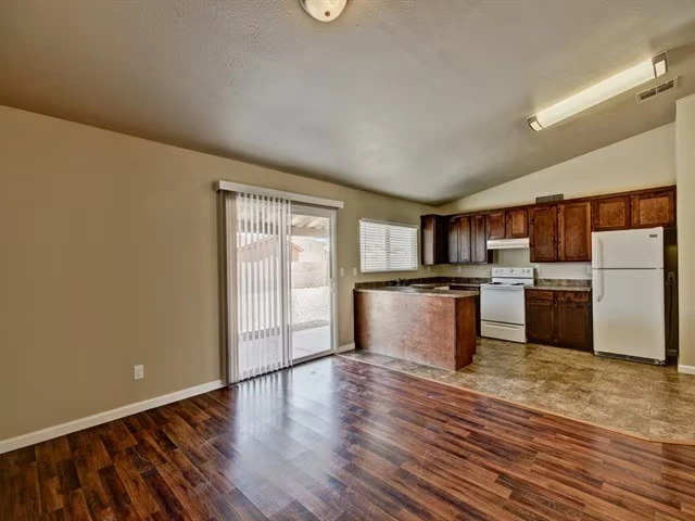 10930 W Montecito Ave Phoenix, AZ 85037 photo 4