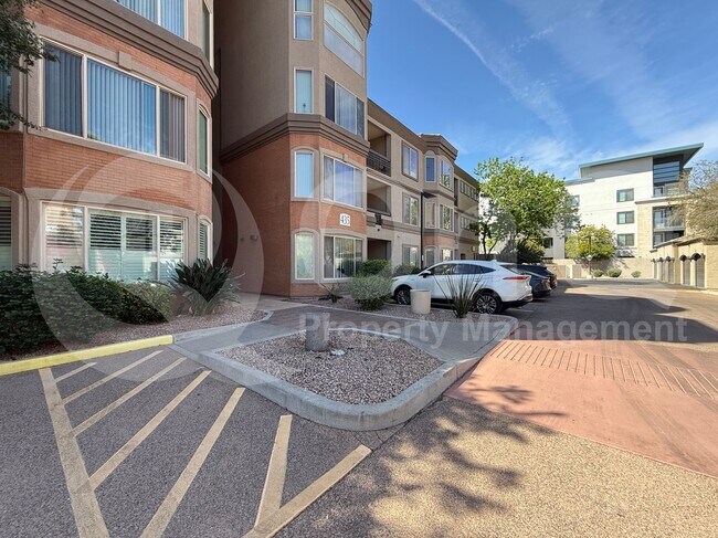 435 W Rio Salado Pkwy Tempe, AZ 85281 photo 2