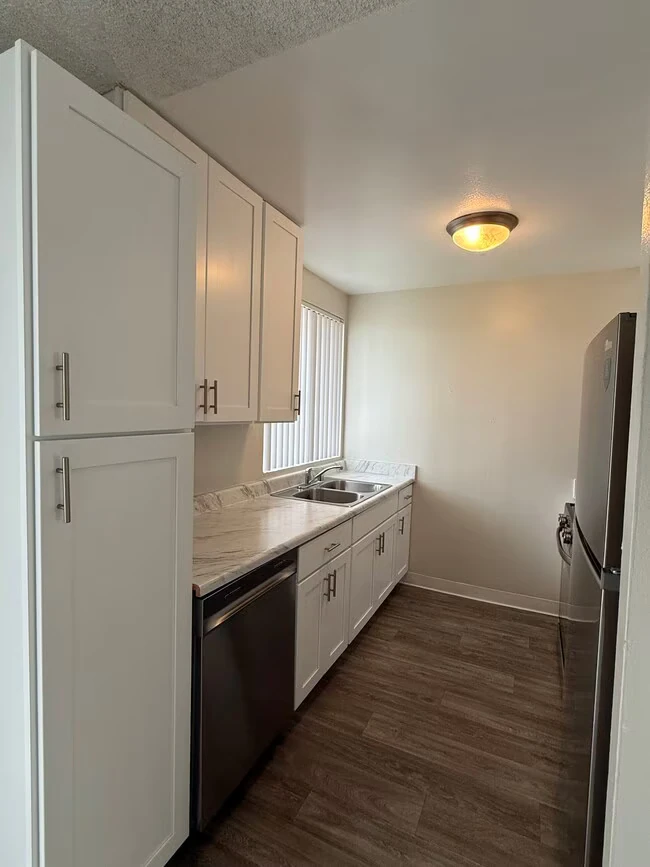 Ocean Park Apartments photo 2