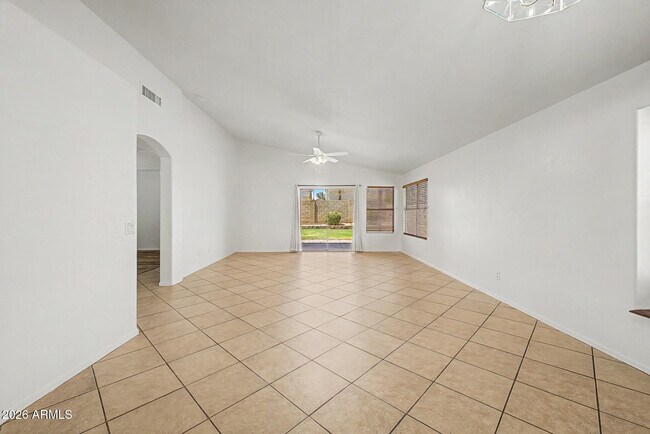 12548 W Roanoke Ave Avondale, AZ 85392 photo 5