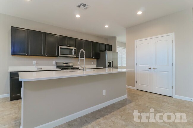 30361 W Crittenden Ln Buckeye, AZ 85396 photo 5