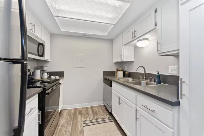 Hendrix Apartments - A 55+ Lifestyle Community photo 3