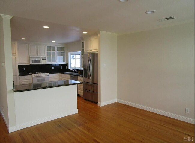 50 Lancaster Ave photo 5