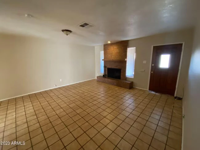 4251 W Keim Dr Phoenix, AZ 85019 photo 5