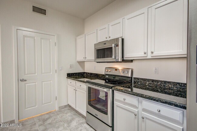 11260 N 92nd St Scottsdale, AZ 85260 photo 4
