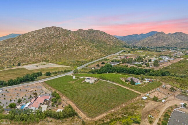 36615 E Benton Rd Temecula, CA 92592 photo 5