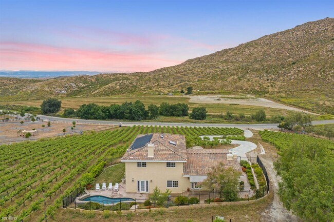 36615 E Benton Rd Temecula, CA 92592 photo 4