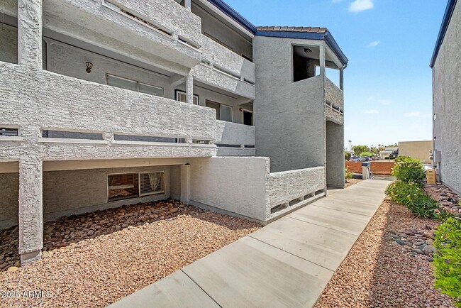 1331 W Baseline Rd Mesa, AZ 85202 photo 2