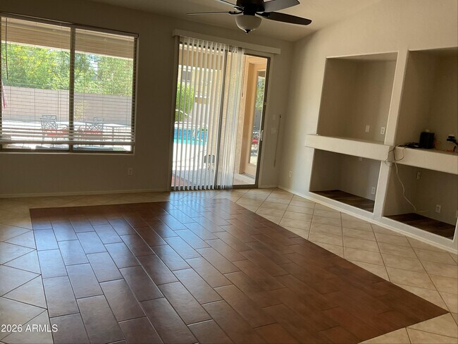 14335 W Country Gables Dr Surprise, AZ 85379 photo 4