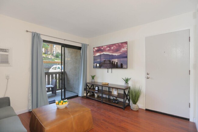 10240 Black Mountain Rd San Diego, CA 92126 photo 2