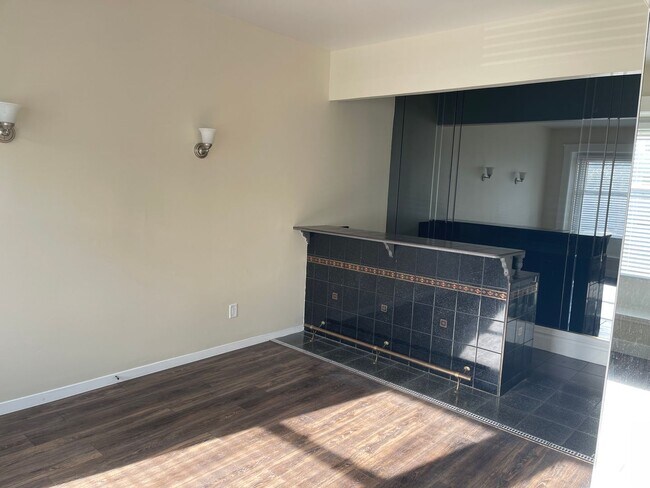 74 Palm Ave San Francisco, CA 94118 photo 3