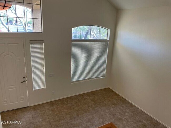 42114 N 44th Dr Phoenix, AZ 85086 photo 3