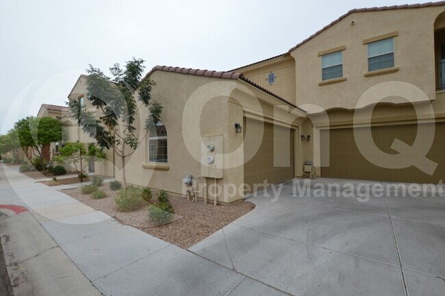 1367 S Country Club Dr Mesa, AZ 85210 photo 3