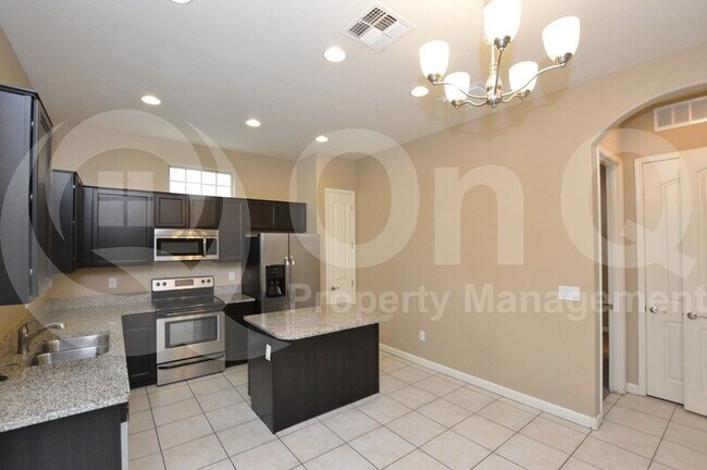 1367 S Country Club Dr Mesa, AZ 85210 photo 4