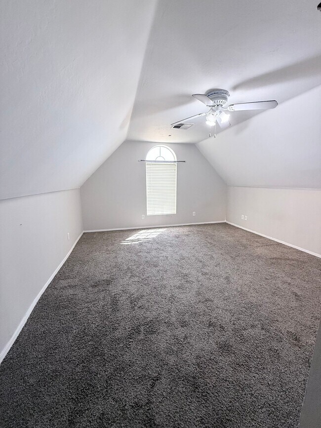 2428 N 101st Ave Avondale, AZ 85392 photo 2